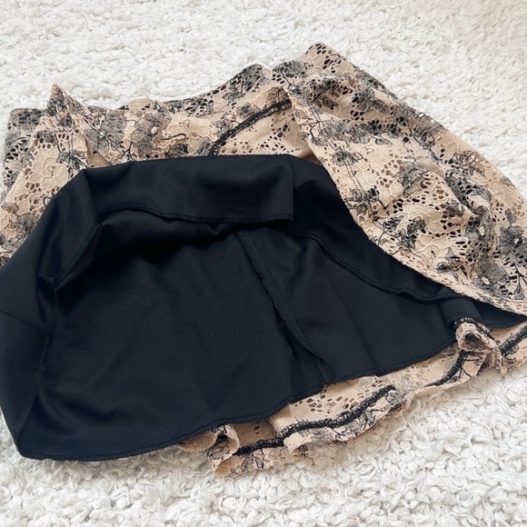 Joe Benbasset Pull On Floral Lace Mini Skirt Nude Black Flare A Line XL Stretchy - Picture 4 of 6
